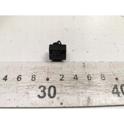 GNIAZDO PRZEKAŹNIKA OBUDOWA WTYCZKI MERCEDES-BENZ OE A0065450728