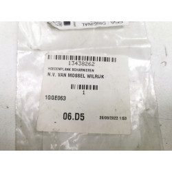 Osłona zamka bagażnika Opel Astra K 2015-21 OE 13439232