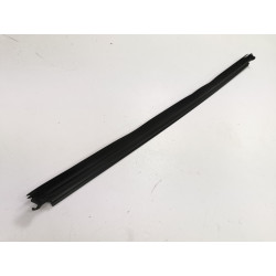 Listwa wykończeniowa drzwi przednich lewych MERCEDES A 160 A OE 1777258100