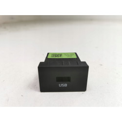 Obudowa, Gniazdo port USB Kia Ceed 2018- OE 96121 J7300