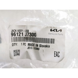 Obudowa, Gniazdo port USB Kia Ceed 2018- OE 96121 J7300