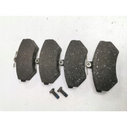 KLOCKI HAMULCA PRZÓD VOLKSWAGEN GOLF CADDY PASSAT OE 357615115C JZW698151F