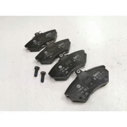 KLOCKI HAMULCA PRZÓD VOLKSWAGEN GOLF CADDY PASSAT OE 357615115C JZW698151F