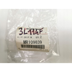 Klips, spinka zderzaka tył Mitsubishi Pajero Montero OE MR109839