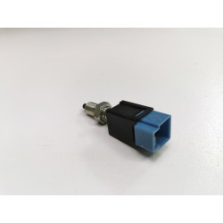 WŁĄCZNIK ŚWIATEŁ STOP NISSAN NP300 PATHFINDER OE 25320-75A0E