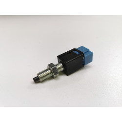 WŁĄCZNIK ŚWIATEŁ STOP NISSAN NP300 PATHFINDER OE 25320-75A0E