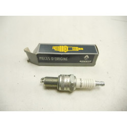 ZESTAW 4 ŚWIEC ZAPŁONOWYCH Renault 19 21 OE 7700868864