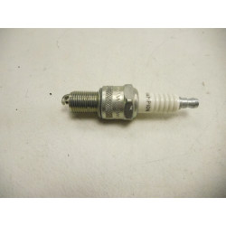 ZESTAW 4 ŚWIEC ZAPŁONOWYCH Renault 19 21 OE 7700868864