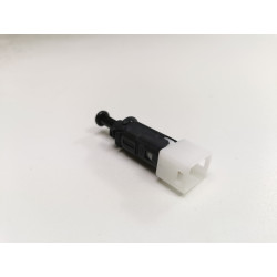 WŁĄCZNIK SWIATEL STOP OPEL MOVANO VIVARO OE 93852863