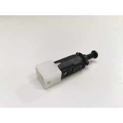WŁĄCZNIK SWIATEL STOP OPEL MOVANO VIVARO OE 93852863