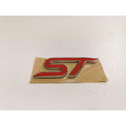 EMBLEMAT "ST" TYŁ FIESTA 12-19 FORD OE C1BB-42528-AA 1794608