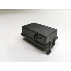 OBUDOWA POKRYWA SKRZYNKI BEZPIECZNIKOWEJ OPEL CORSA C 2003-2009 3D 13140088