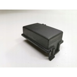 OBUDOWA POKRYWA SKRZYNKI BEZPIECZNIKOWEJ OPEL CORSA C 2003-2009 3D 13140088