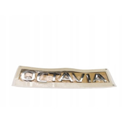 Znaczek emblemat napis OCTAVIA na tylną klapę OCTAVIA III 5E08536872ZZ