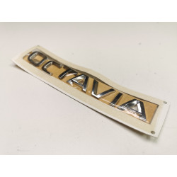 Znaczek emblemat napis OCTAVIA na tylną klapę OCTAVIA III 5E08536872ZZ