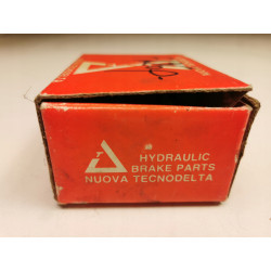 CYLINDEREK HAMULCOWY TYŁ NUOVA FIAT 126 4394460 3002