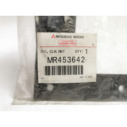 WSPORNIK, PRZEWÓD CHŁODNICY OLEJU T/M MITSUBISHI PAJERO MONTERO OE MR453642