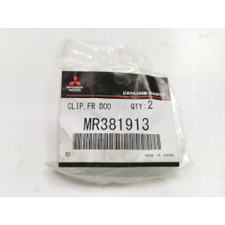 ZACZEP, LISTWA DRZWI PRZEDNICH- ZACZEP, LISTWA KLAPY TYLNEJ PAJERO MR381913