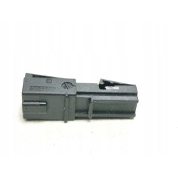 Wtyczka płaska z mechanizmem blokującym VW PASSAT OE 8W0972575
