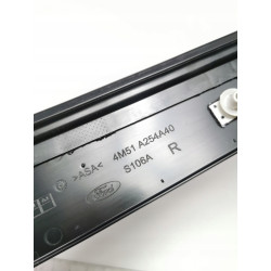 LISTWA PRAWA SŁUPKA DRZWI TYLNYCH FOCUS 2004-2008 4M51-A254A40-AF 1360966