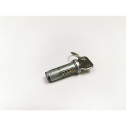 Bębenek zamka drzwi FSO Polonez 018923